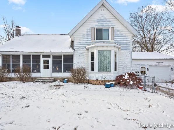 415 S Franklin St, Greenville, MI 48838