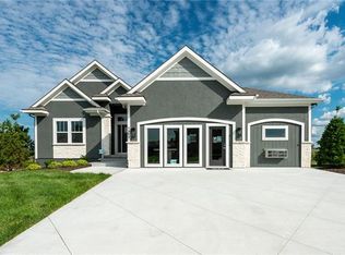 1717 SW Blackstone Pl, Lees Summit, MO 64082