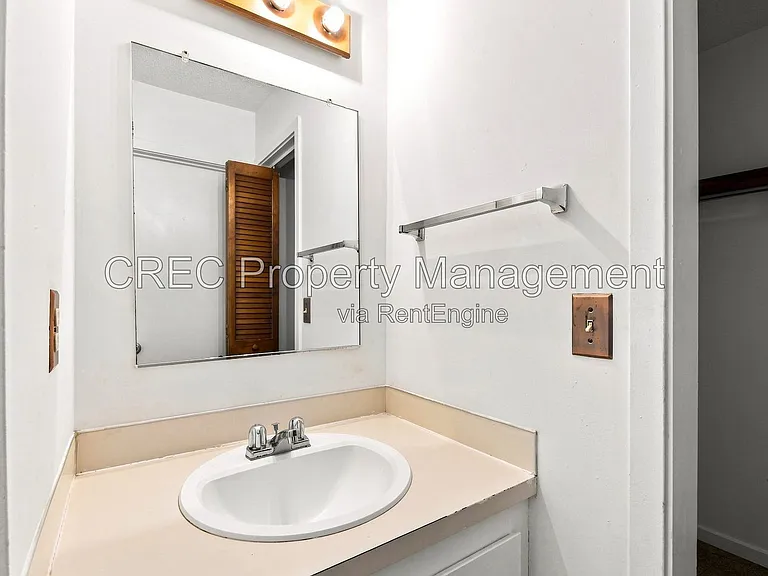 2736 Jobee Dr — Photo 13