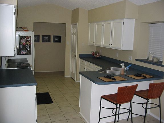 Open Kitchen with eat-in bar