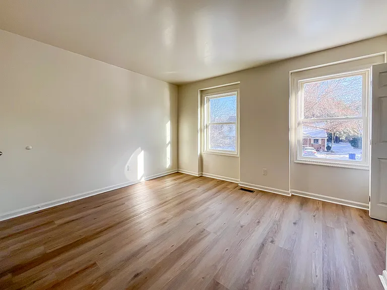 16 Fox Hill Dr — Photo 6