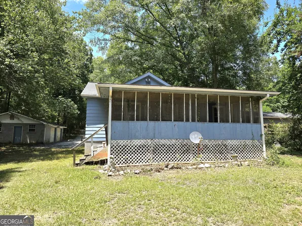 430 Pioneer Trl, Jackson, GA 30233