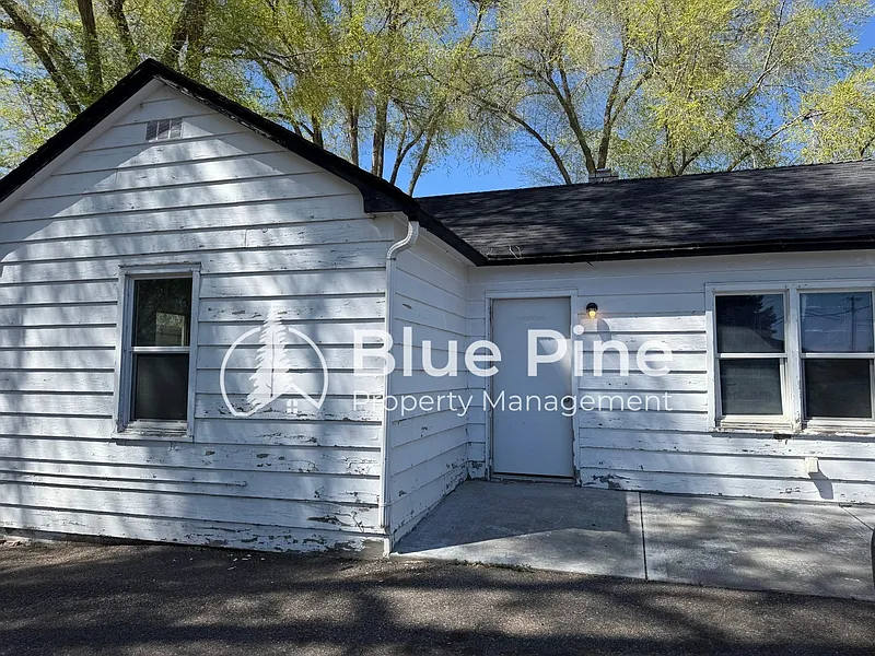 1 bed, 1.0 bath, 684 sqft, $895 — Photo 2