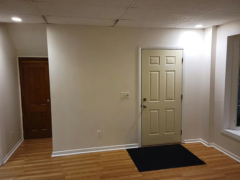 1033 S Park St — Photo 13