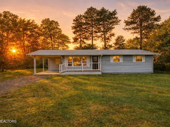 335 Fenway Dr, Pigeon Forge, TN 37863