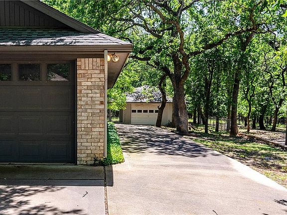 3rd image of 115 Camelot Dr