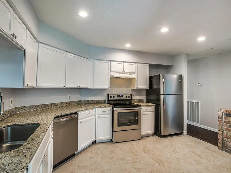 2530 Wheelwright Ln — Photo 5