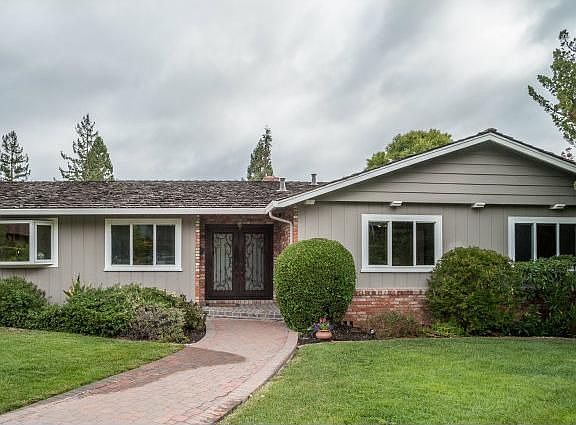 3rd image of 1070 Siskiyou Dr