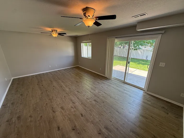 2635 Aspen Park Ln — Photo 2