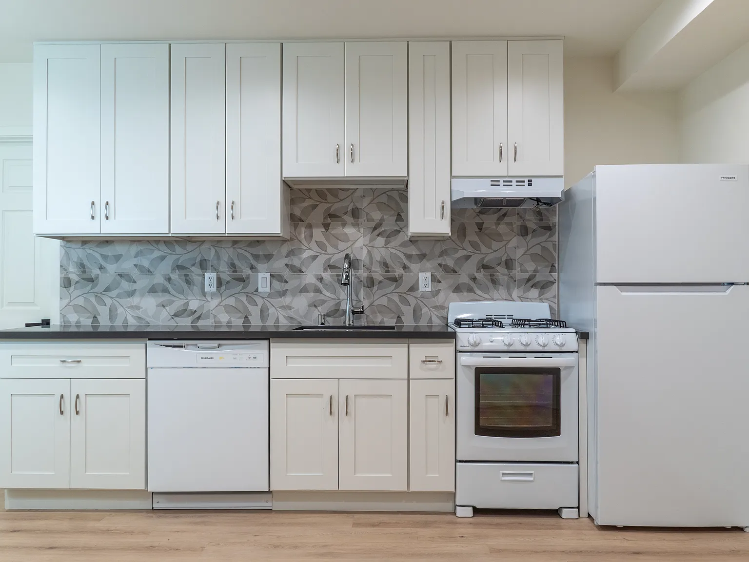 11611 W Califa St — Photo 2
