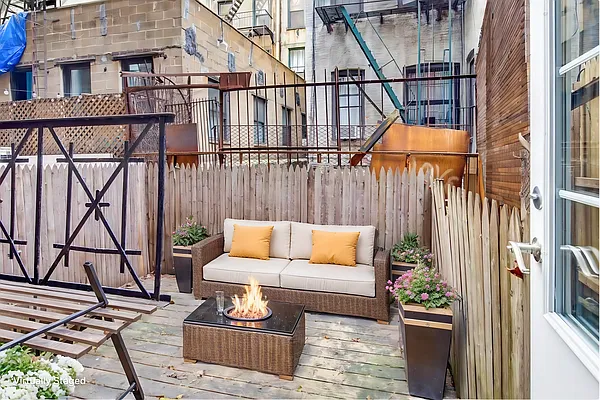 Rented by REAL New York | media 21