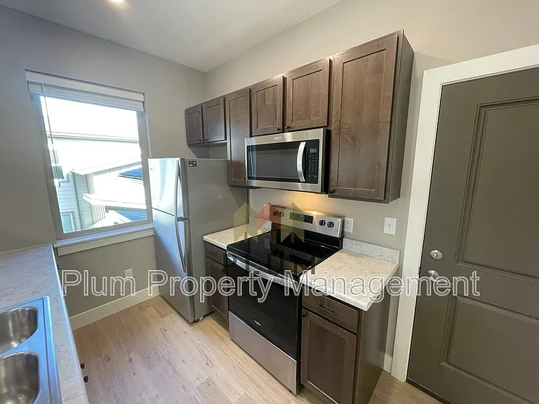 1724 S 14th St W #202 — Photo 11
