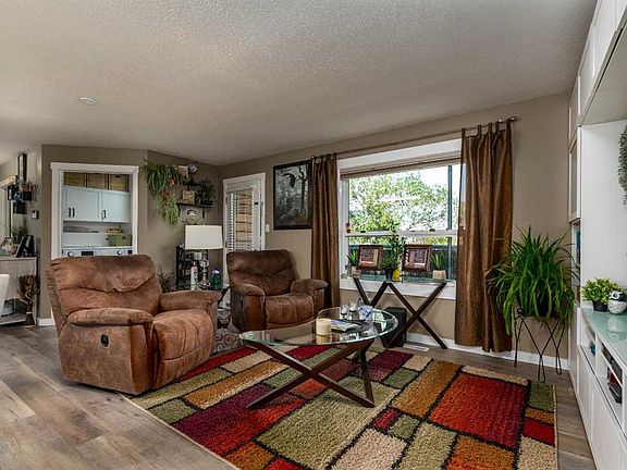 2nd image of 5102 E 47th St #201