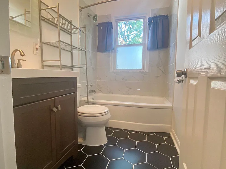3828 Woodland Ave — Photo 11