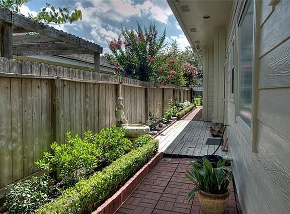 5th image of 12800 Briar Forest Dr Unit 173
