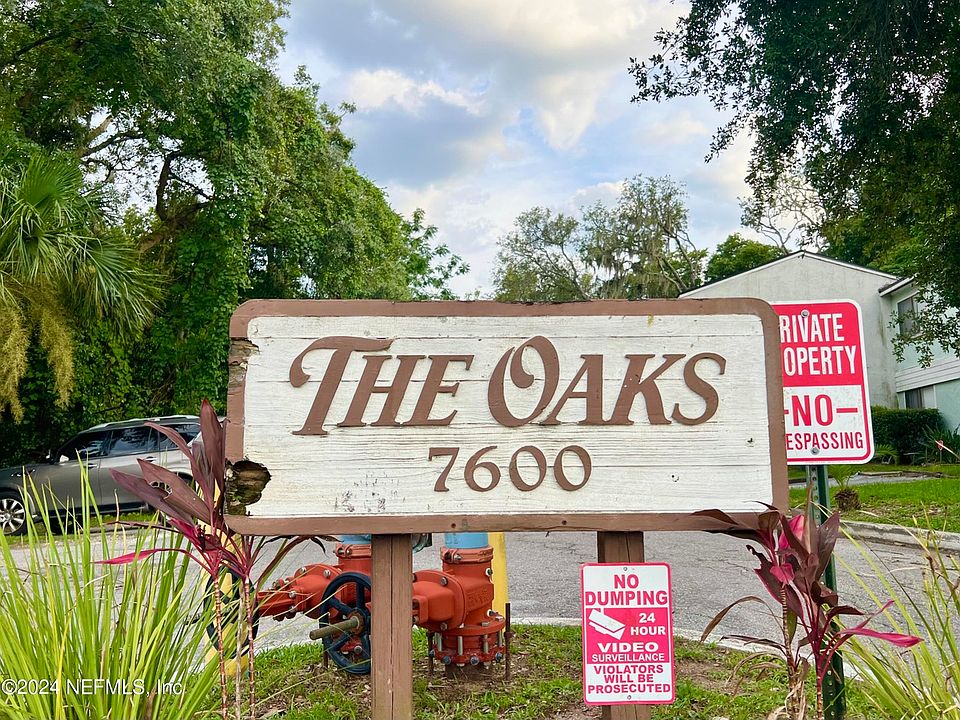 1st image of 625 Oaks Hollow Ct