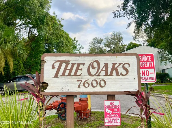 728 Oaks Field Rd, Jacksonville, FL 32211