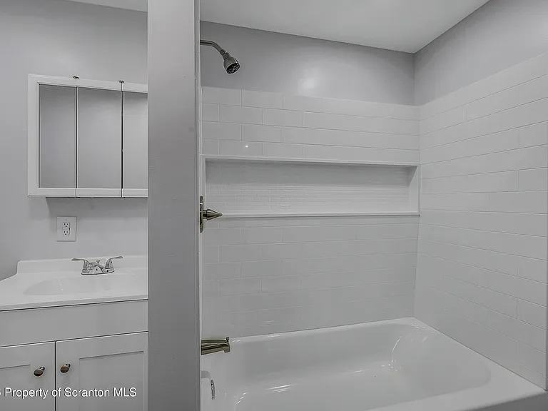8 Green Ridge St #1 — Photo 15