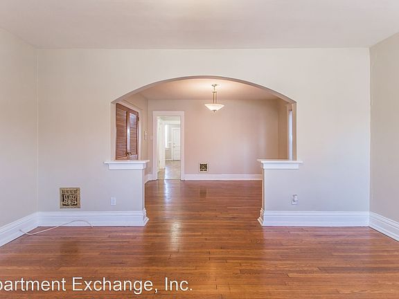 5th image of 912 Eastgate Ave
