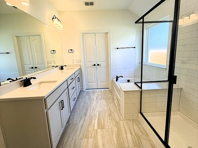 4349 Noble Ln — Photo 12