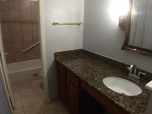 4th image of 2341 Litchwood Ln