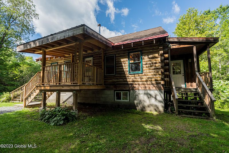 3rd image of 120 Howe Road