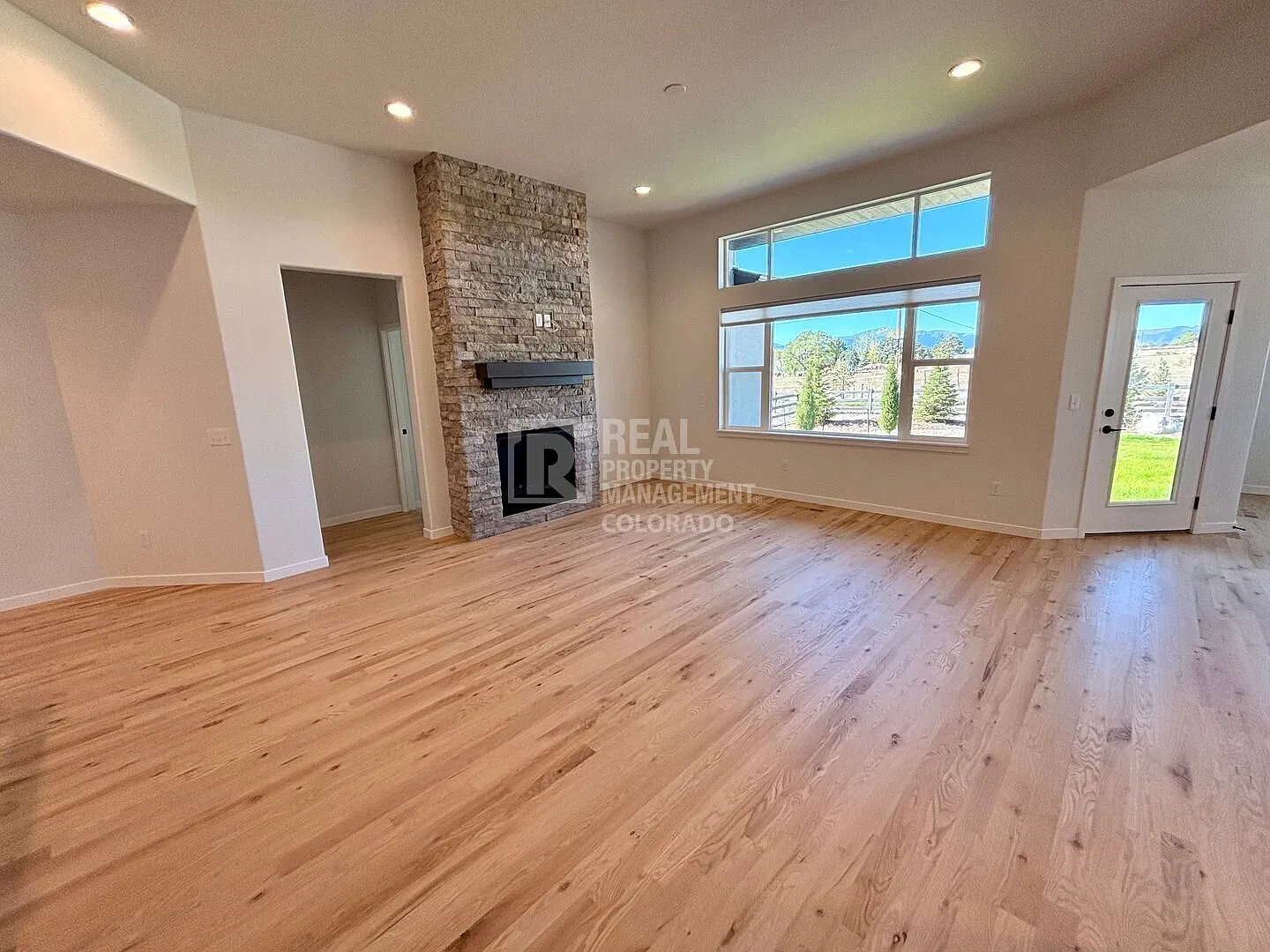 Stunning Brand-New 4-Bedroom Ranch Home in Percheron with Mountain Views! — Photo 3