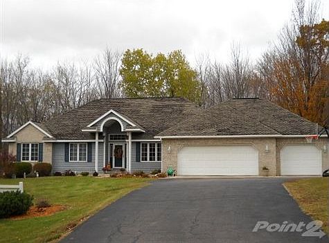 EXECUTIVE RANCH LIKE NEW HOME
