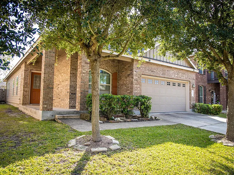 433 Stonebrook Dr — Photo 40