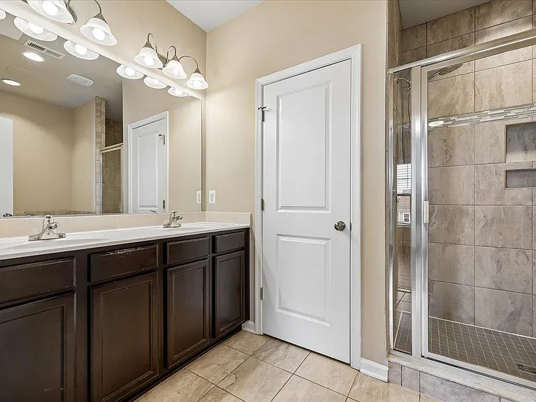 14319 Potomac Heights Ln — Photo 15