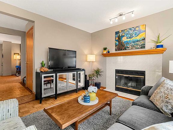 3rd image of 54 E Deerview Ter SE
