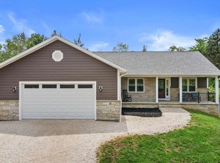 S88W23155 Wynn Dr, Big Bend, WI 53103