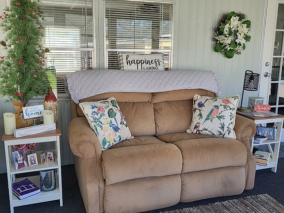 4th image of 61 Pine Aire Cir
