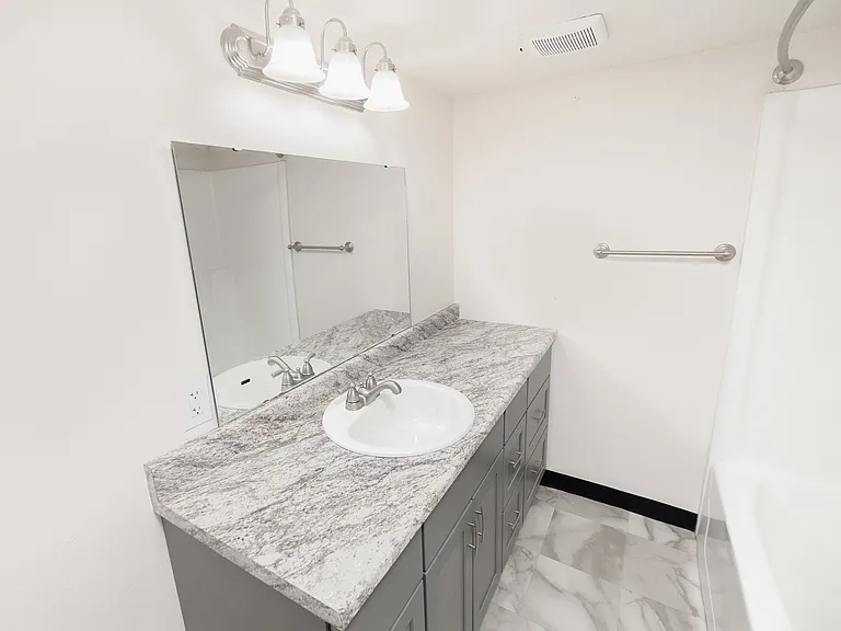 Spacious Bathroom