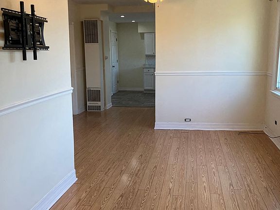 4th image of 5200 S Lorel Ave #1