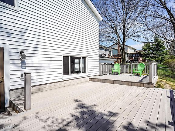 5th image of 225 Maybank Ct