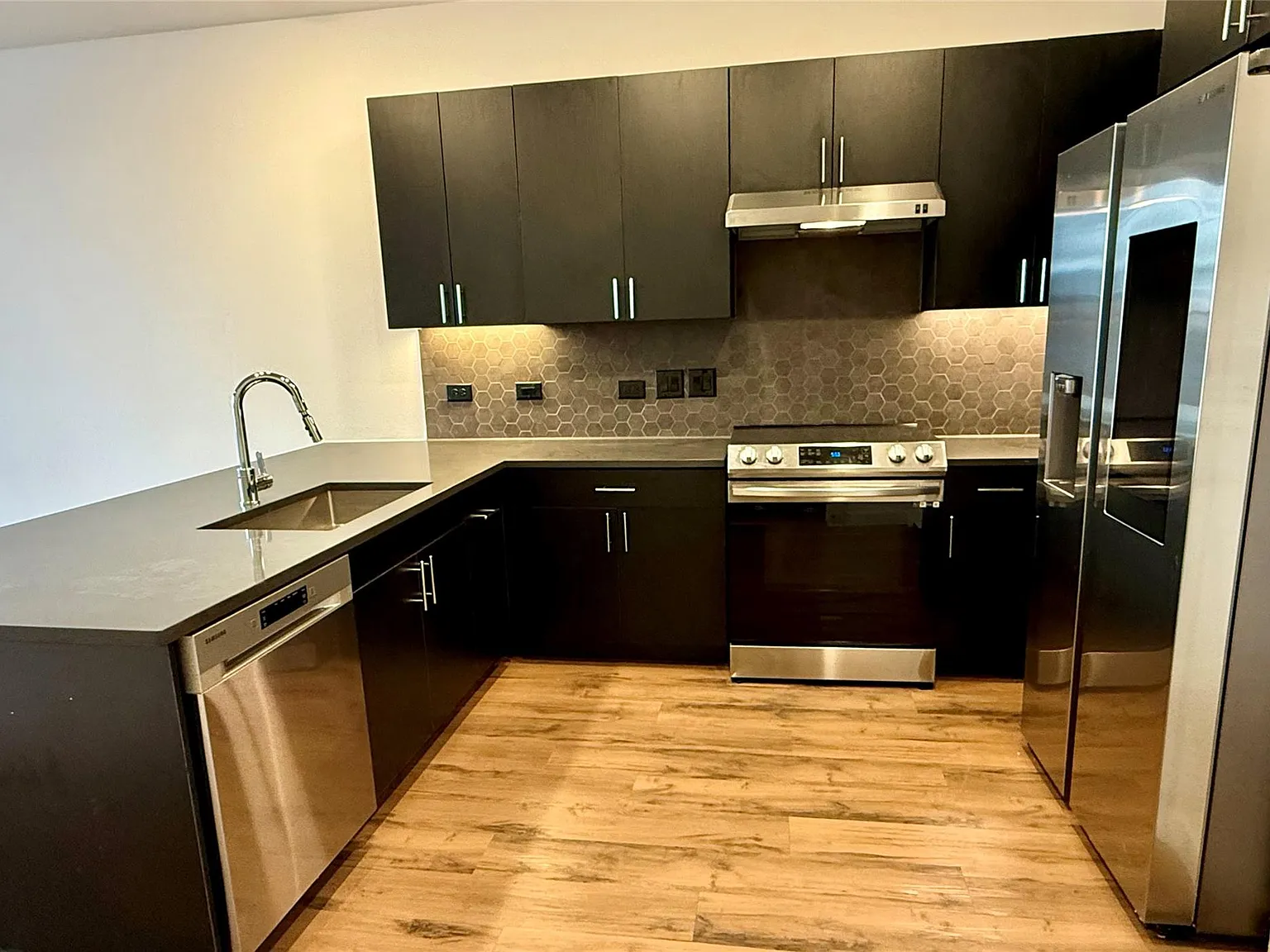 1 bed, 1.0 bath, 701 sqft, $1,750 — Photo 3