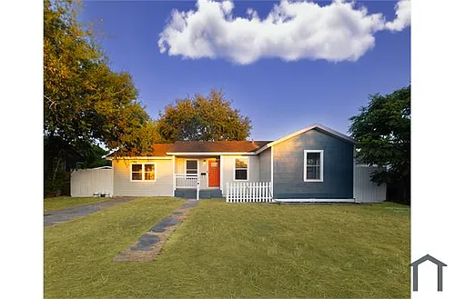 4012 Willow St Photo 1