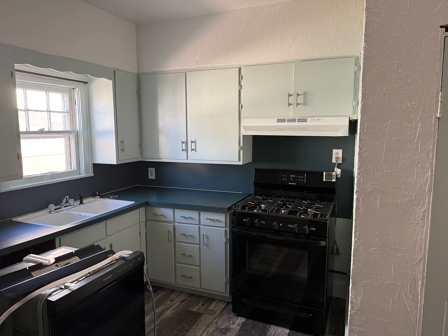 3 bed, 1376 sqft, $1,000 — Photo 3