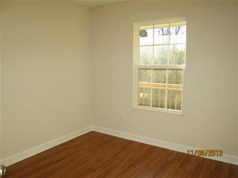 2nd image of 1468 White Oak Dr