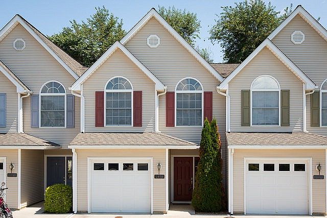 1st image of 2454 Twin Gables Ct