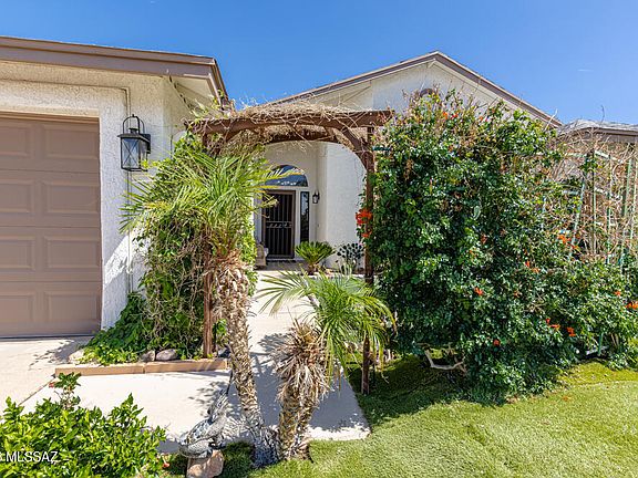 5th image of 2670 W Camino Del Medrano