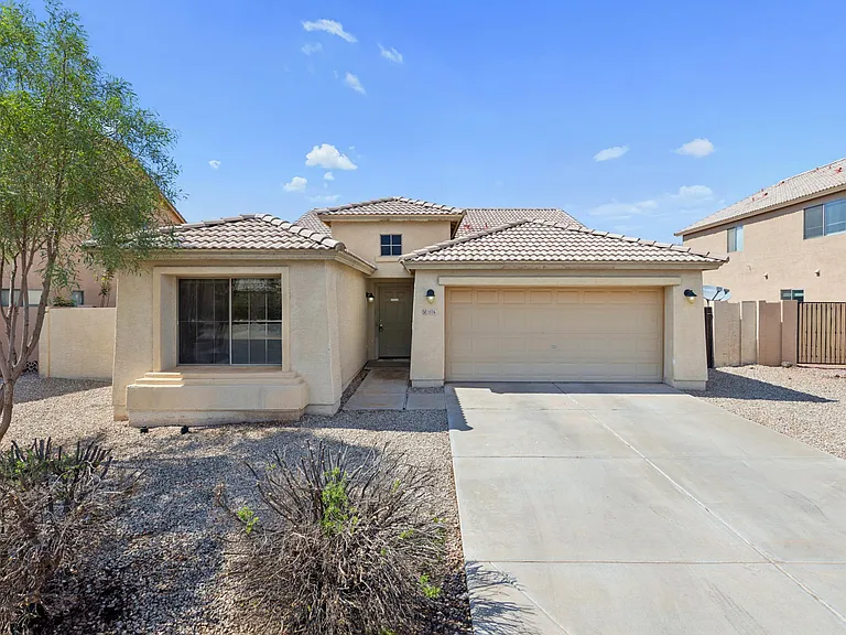 1576 E Gabrilla Dr — Photo 1
