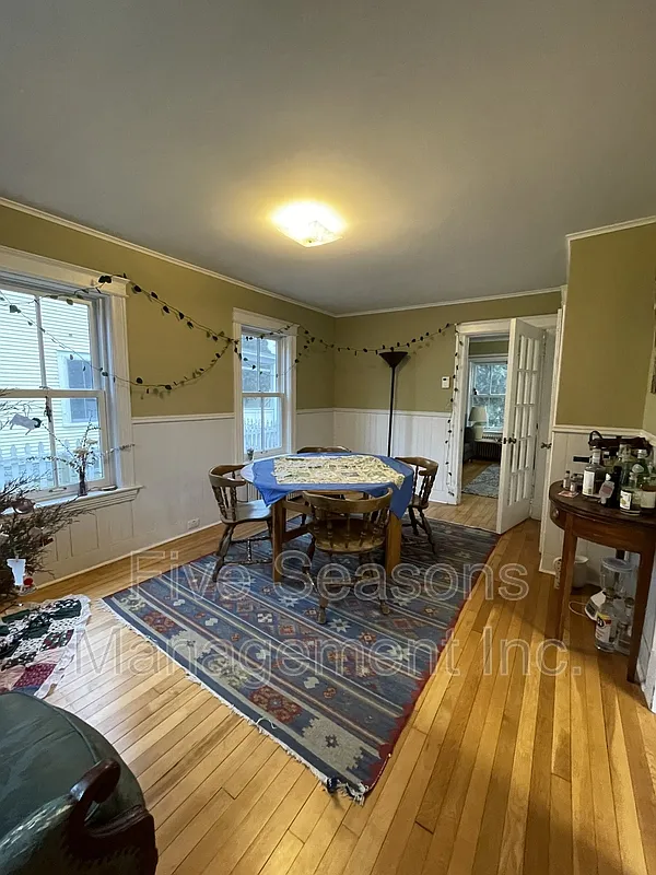 3 bed, 1.5 bath, 2000 sqft, $3,150 — Photo 2