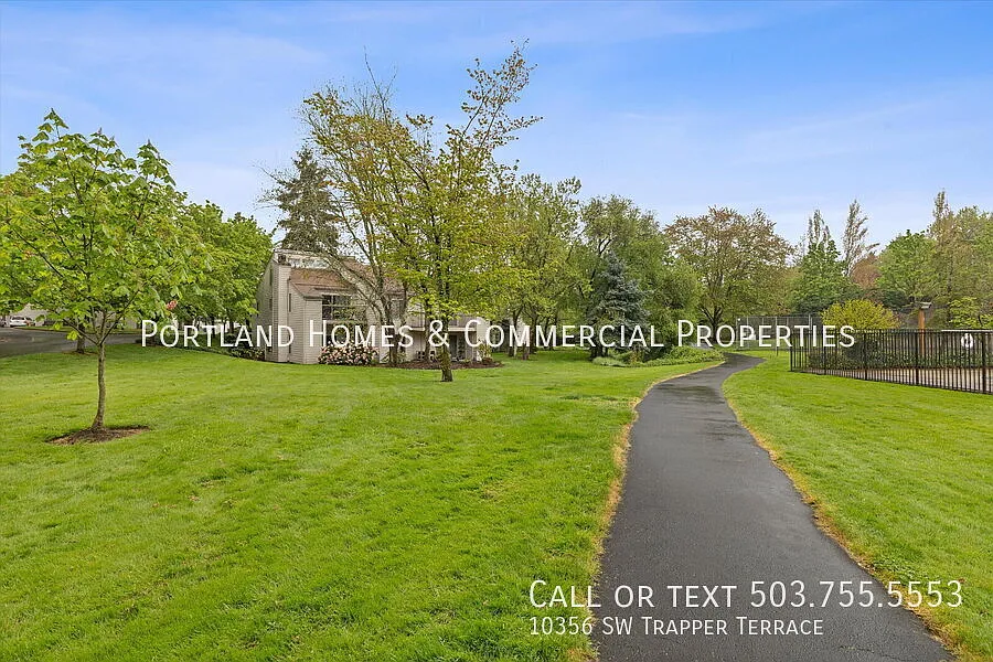 Spacious 2-Bed, 2-Bath Condo with Upstairs Loft — Photo 4