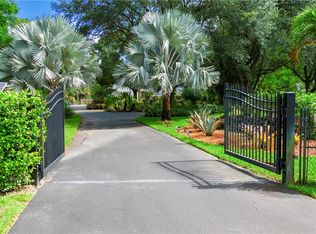 5961 Sea Grass Ln, Naples, FL 34116