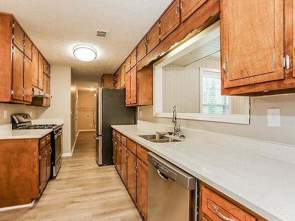5th image of 4746 Cedar Lake Dr SE