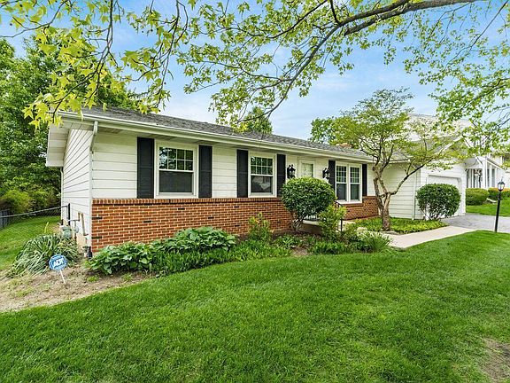 2nd image of 6959 Ardelle Dr