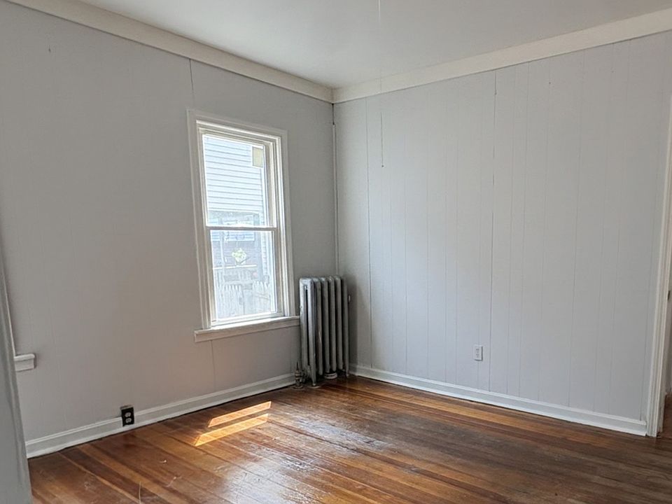 1st image of 7 Glendell Ter