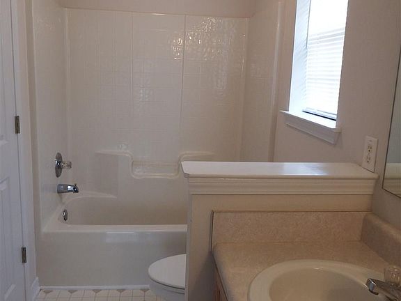 4th image of 3061 Flintlock Dr